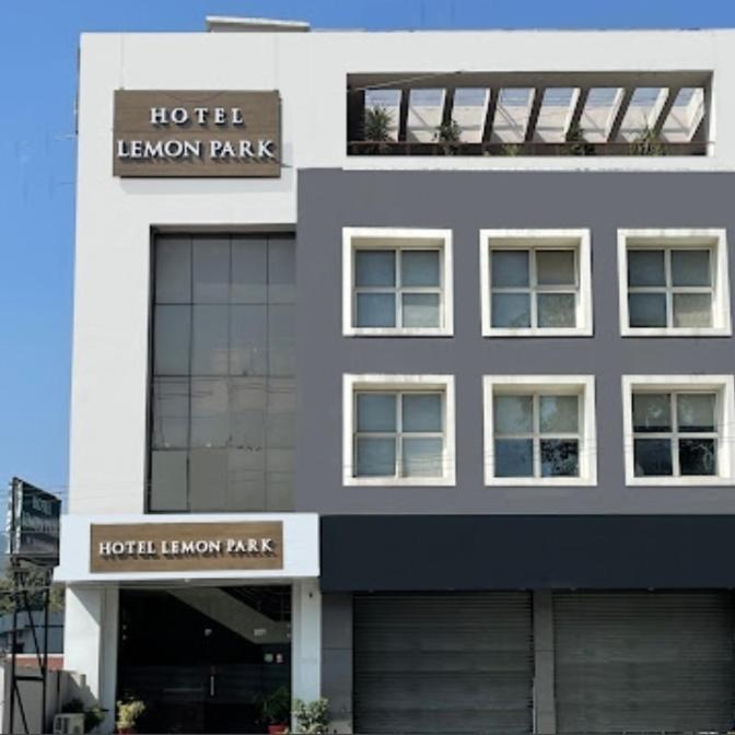 Hotel Lemon Park ฮัดวานี ภายนอก รูปภาพ